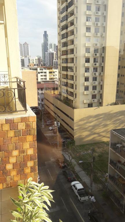 Az Hotel And Suites Panama Stadt Exterior foto