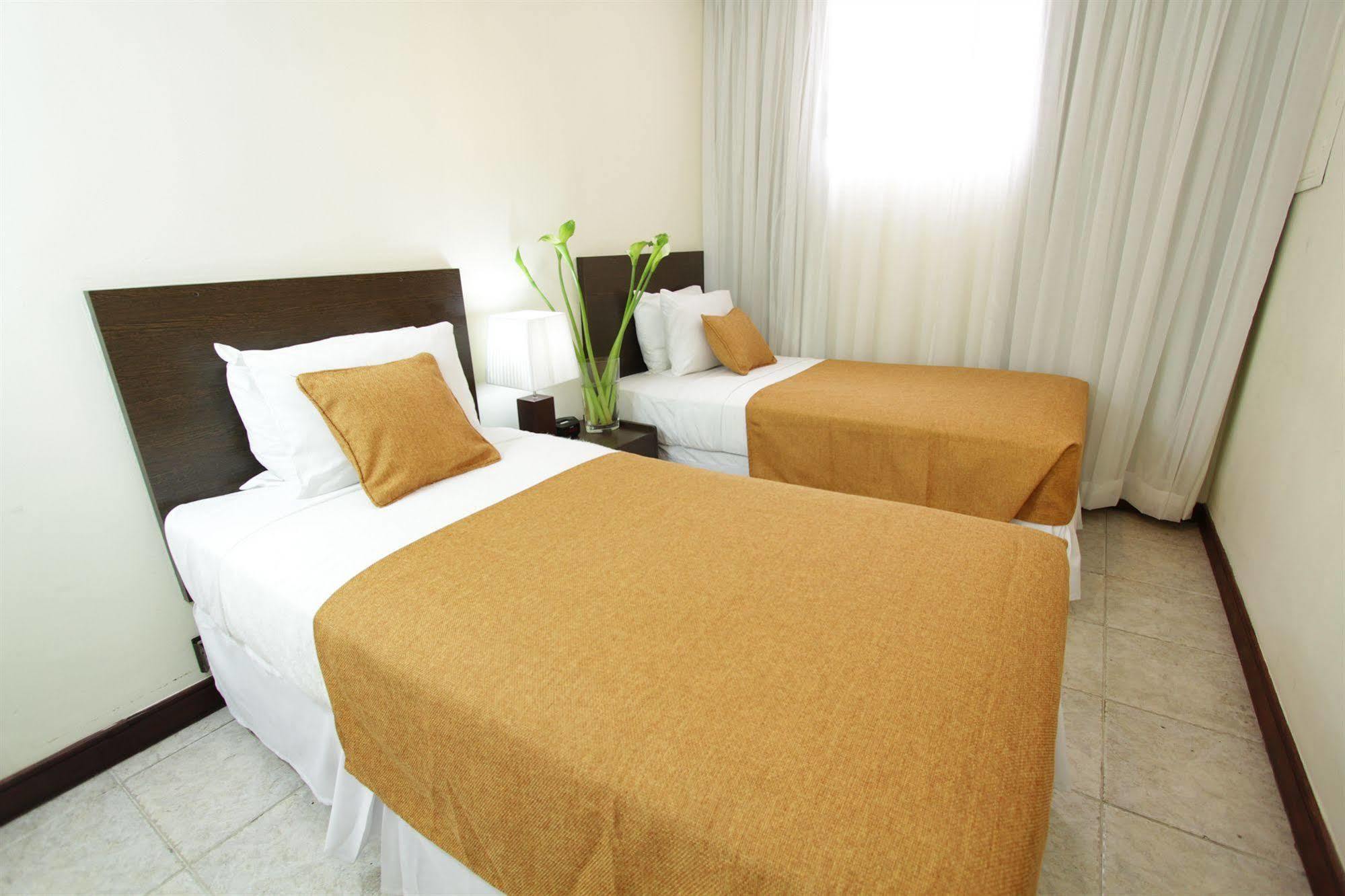 Az Hotel And Suites Panama Stadt Exterior foto